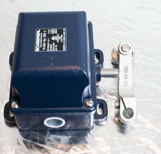 NEW BDAND SCHMERSAL Limit Switch TA064-12Y-2512-2