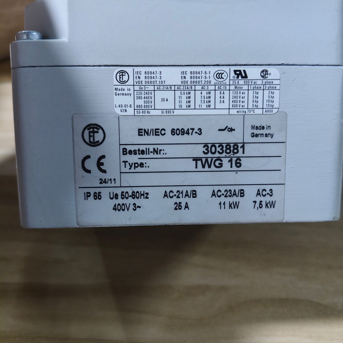 TWG16 303881 Changeover Switch