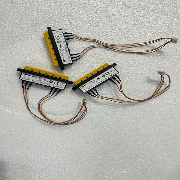 IDEC HE2B-M2 3HAC028357-001 Pendant Enabling Control Switch